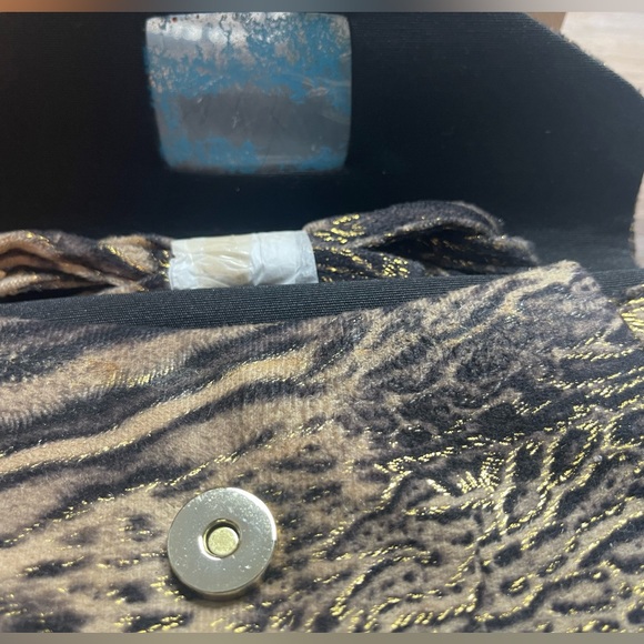 Never Worn EY Boutique Black/Cream Leopard Print Slingback Heels with Handbag - Picture 12 of 17